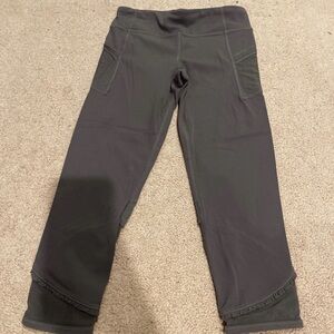 Athleta girl grey active capris leggings with packets sz 12
